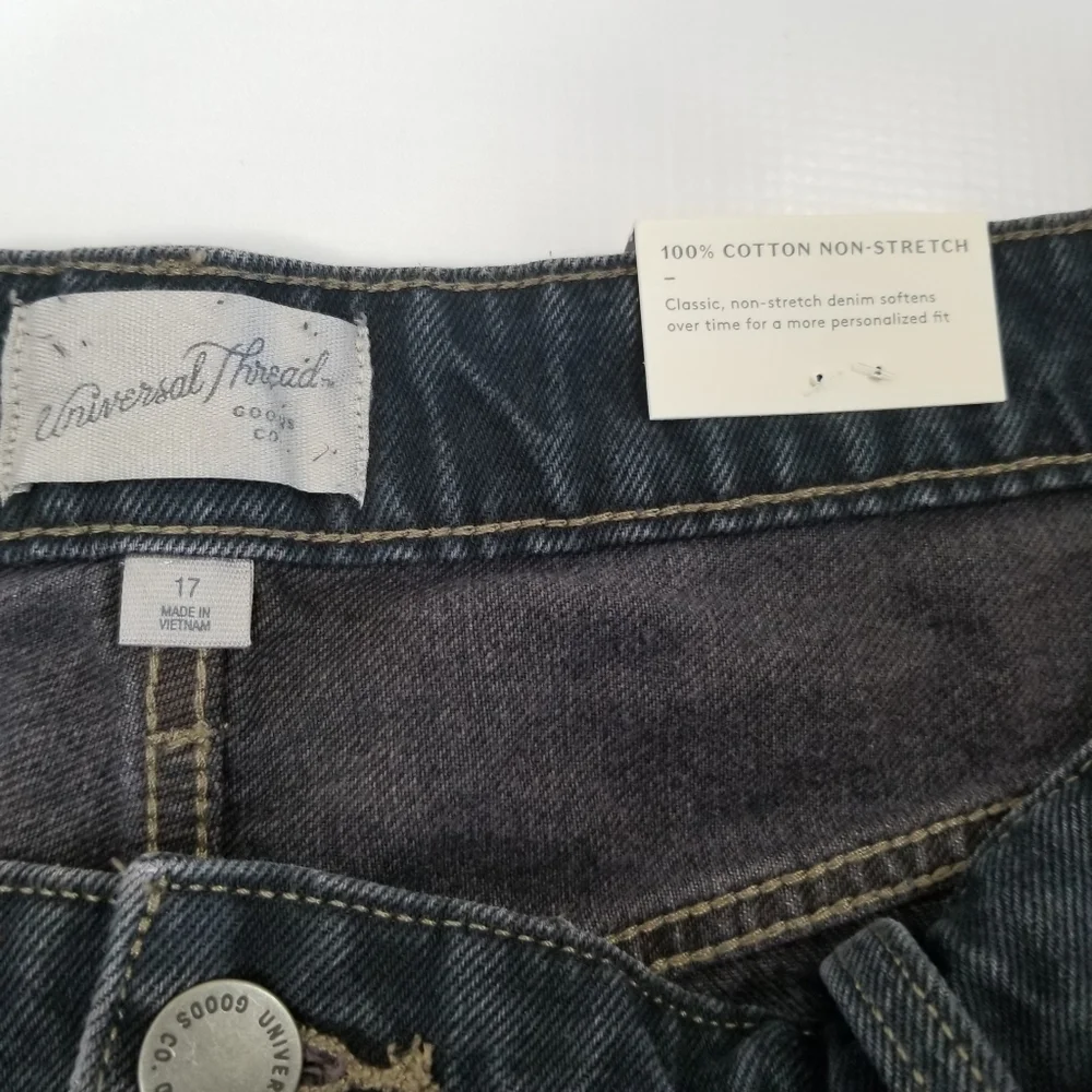 Universal Thread Mid-Rise 90's Baggy Denim Shorts Size 17 NWT